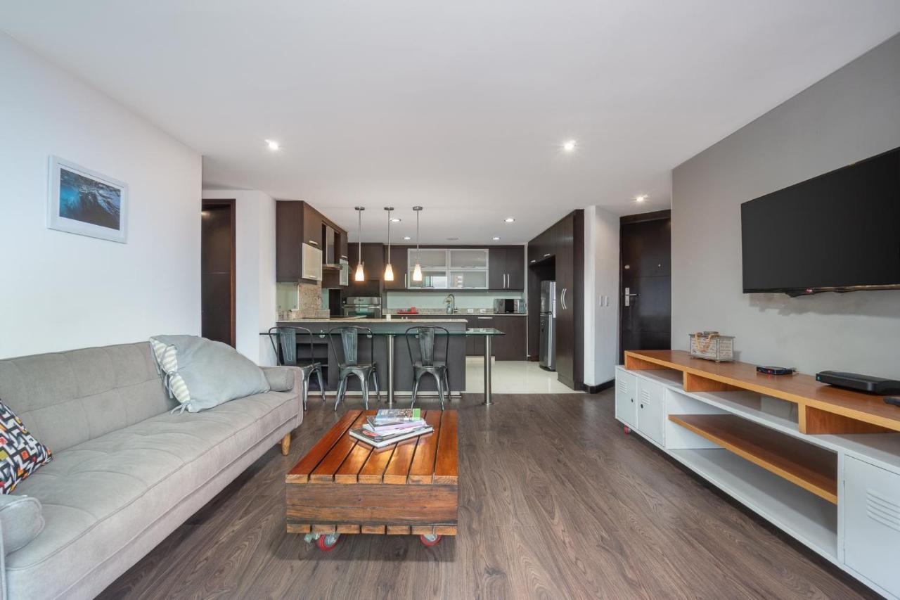 Apartamentos Poblado Alejandria By Housy Host Medellin Bagian luar foto