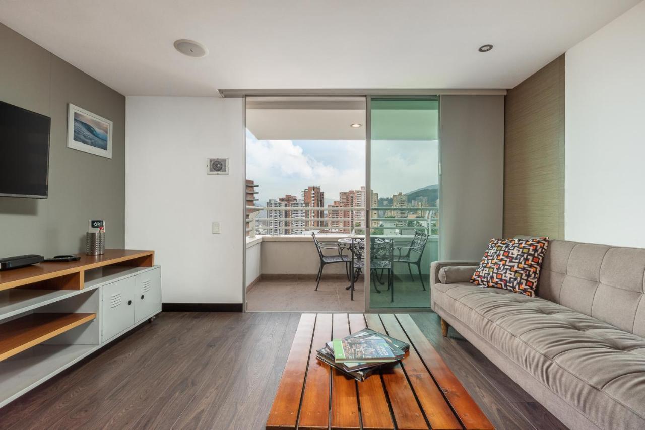 Apartamentos Poblado Alejandria By Housy Host Medellin Bagian luar foto
