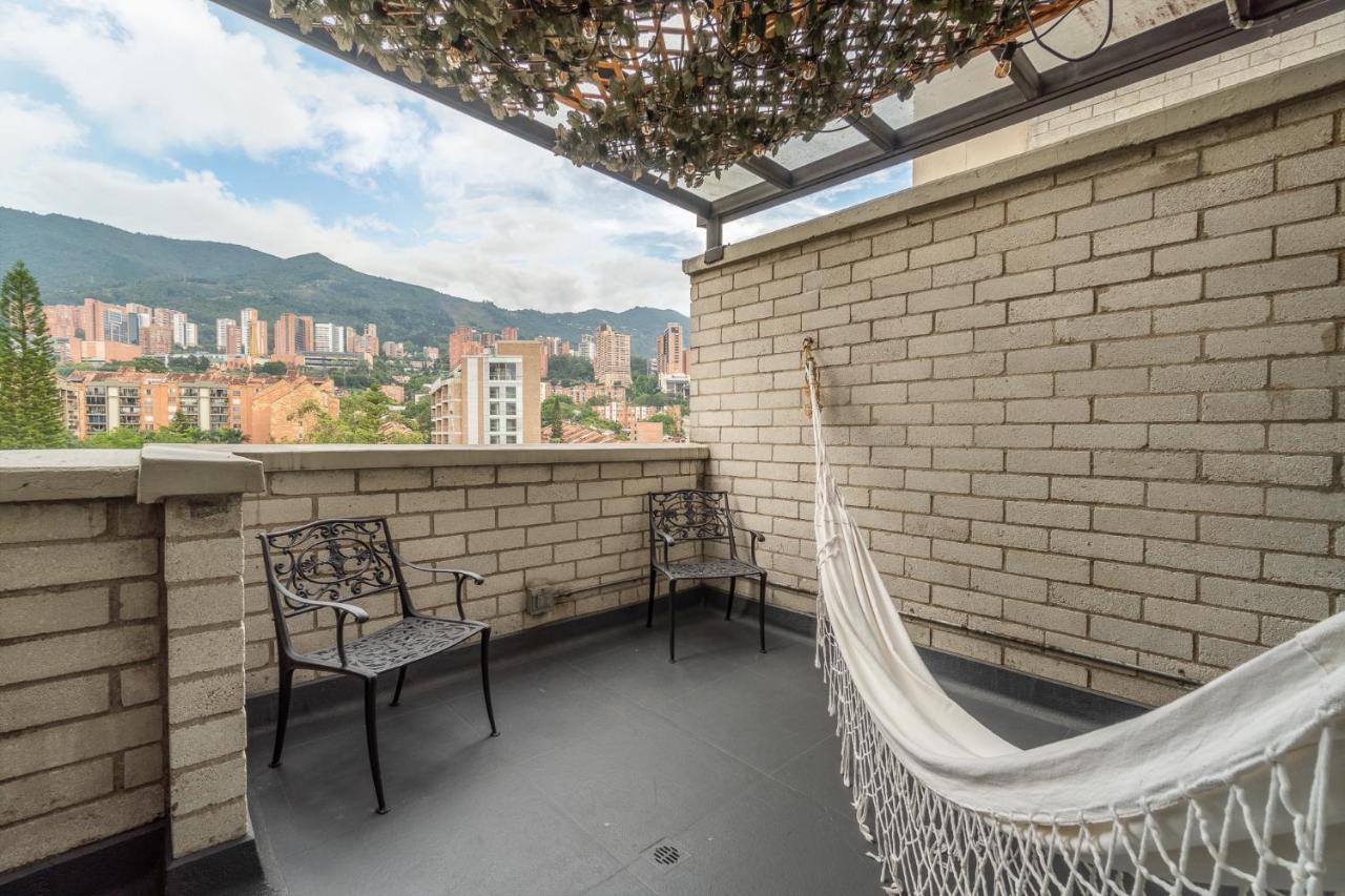 Apartamentos Poblado Alejandria By Housy Host Medellin Bagian luar foto