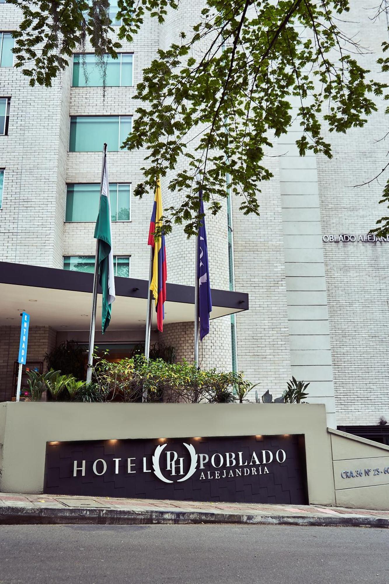 Apartamentos Poblado Alejandria By Housy Host Medellin Bagian luar foto