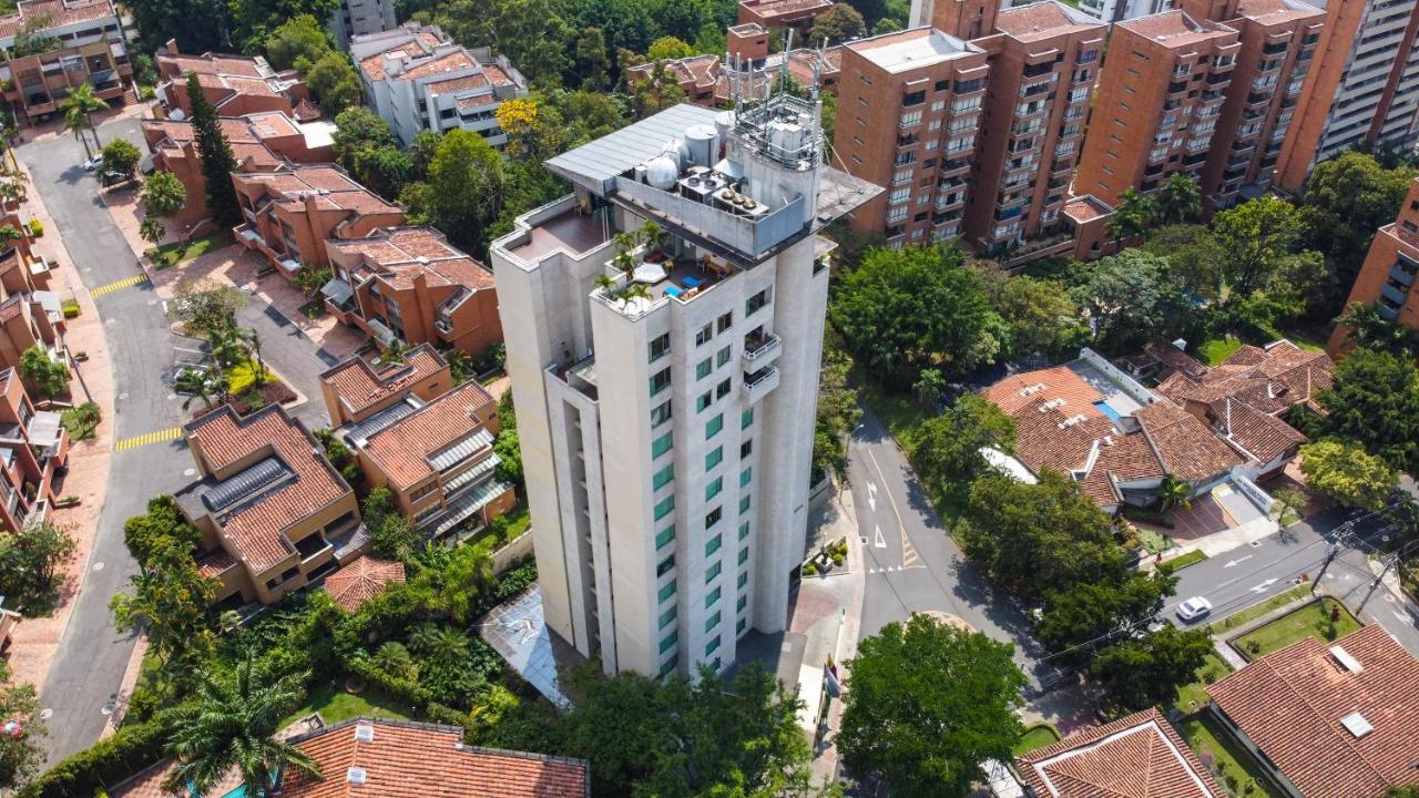 Apartamentos Poblado Alejandria By Housy Host Medellin Bagian luar foto